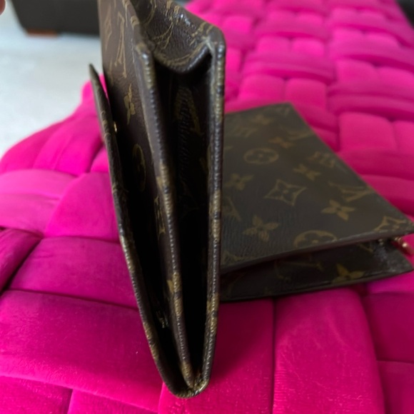 Louis Vuitton Rabat 17 Clutch-EUC - Picture 10 of 16
